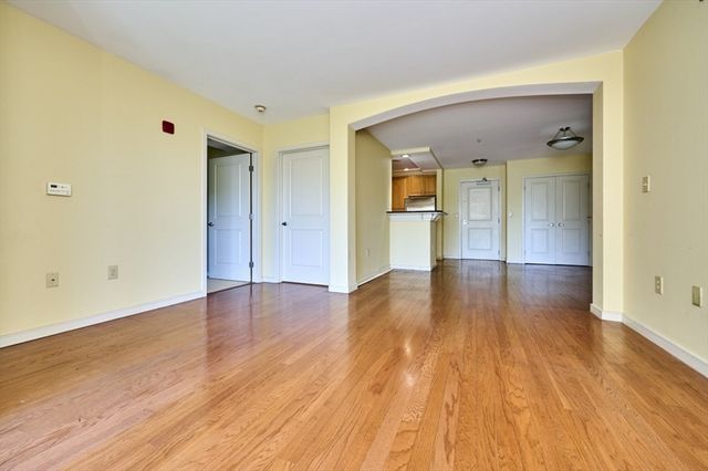 175 Cottage St 504, Chelsea, MA 02150