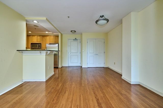 175 Cottage St 504, Chelsea, MA 02150
