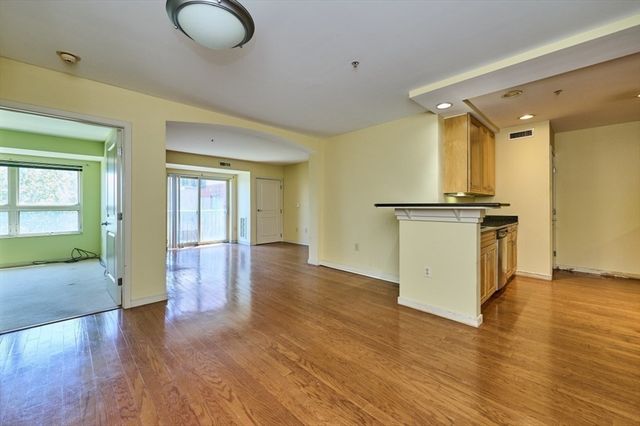 175 Cottage St 504, Chelsea, MA 02150