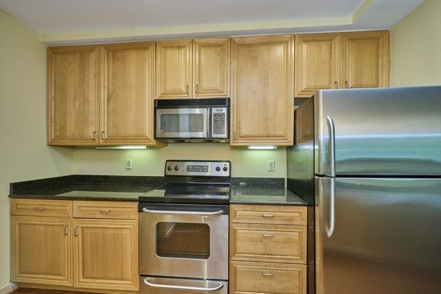 175 Cottage St 504, Chelsea, MA 02150