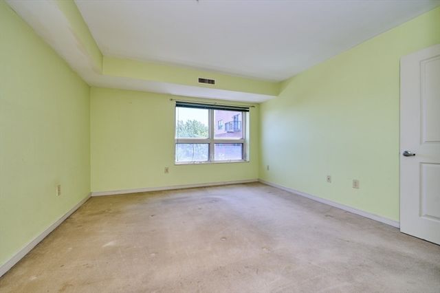 175 Cottage St 504, Chelsea, MA 02150