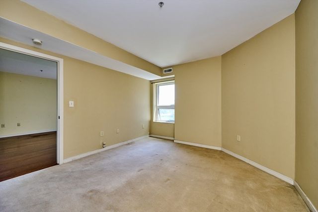 175 Cottage St 504, Chelsea, MA 02150