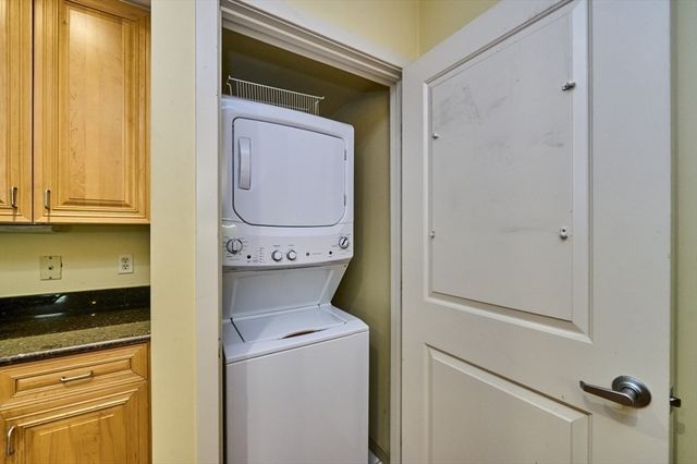 175 Cottage St 504, Chelsea, MA 02150