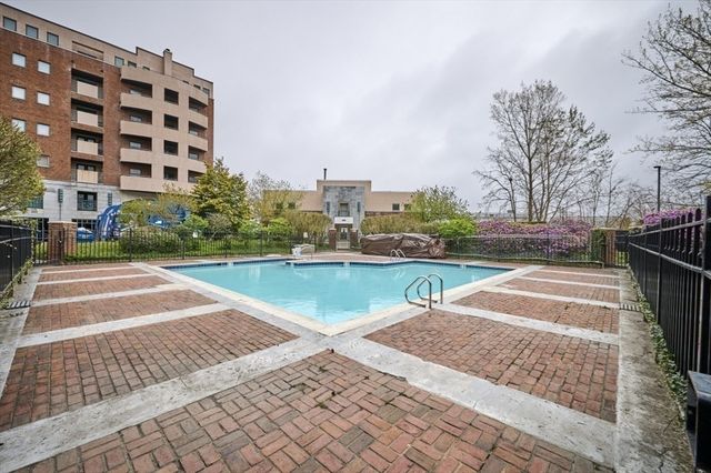 175 Cottage St 504, Chelsea, MA 02150