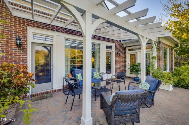 9 Dove Tree Lane, Jonesborough, TN 37659