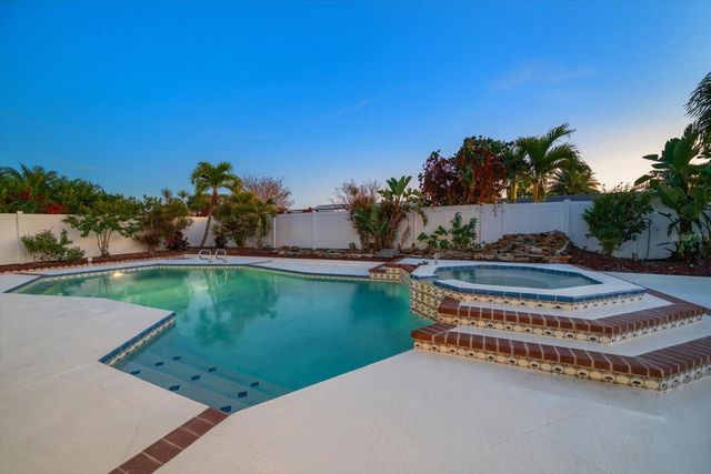 14922 CROWN DRIVE, Largo, FL 33774