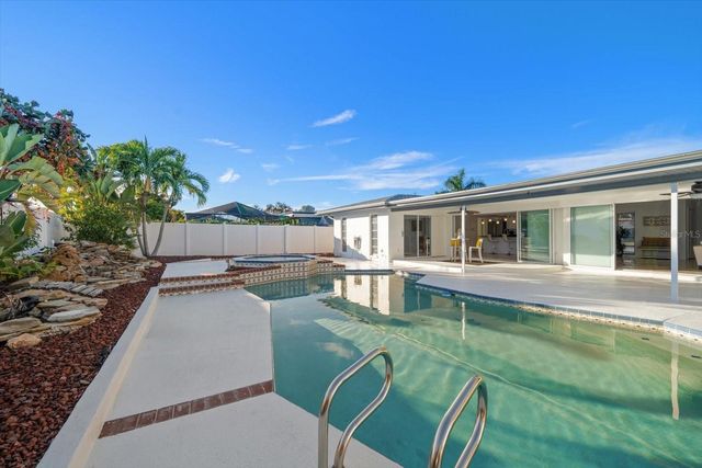 14922 CROWN DRIVE, Largo, FL 33774