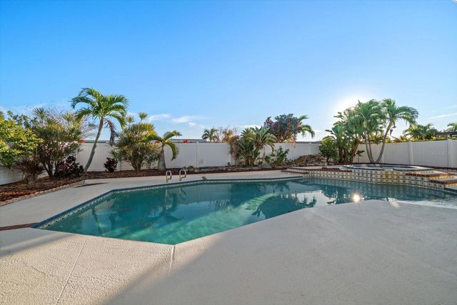 14922 CROWN DRIVE, Largo, FL 33774