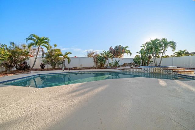 14922 CROWN DRIVE, Largo, FL 33774