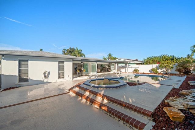 14922 CROWN DRIVE, Largo, FL 33774