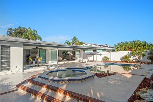 14922 CROWN DRIVE, Largo, FL 33774