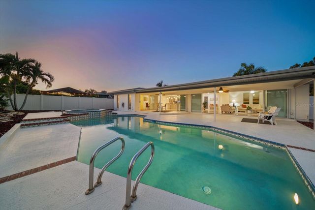 14922 CROWN DRIVE, Largo, FL 33774