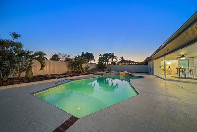 14922 CROWN DRIVE, Largo, FL 33774