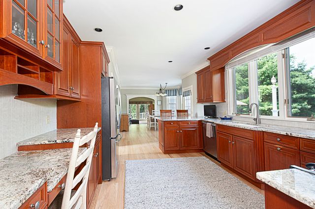 9 Fieldstone Dr, Shrewsbury, MA 01545