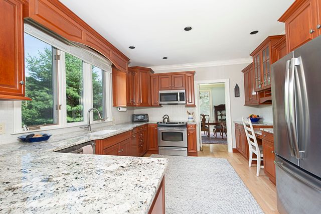 9 Fieldstone Dr, Shrewsbury, MA 01545