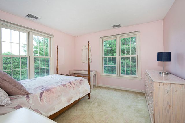 9 Fieldstone Dr, Shrewsbury, MA 01545