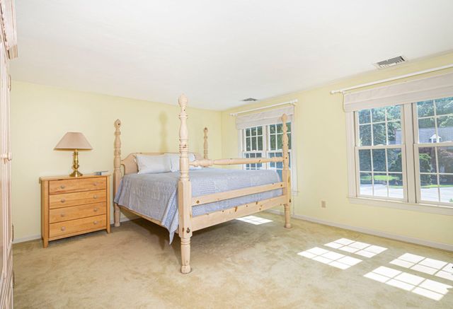 9 Fieldstone Dr, Shrewsbury, MA 01545