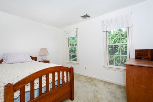 9 Fieldstone Dr, Shrewsbury, MA 01545