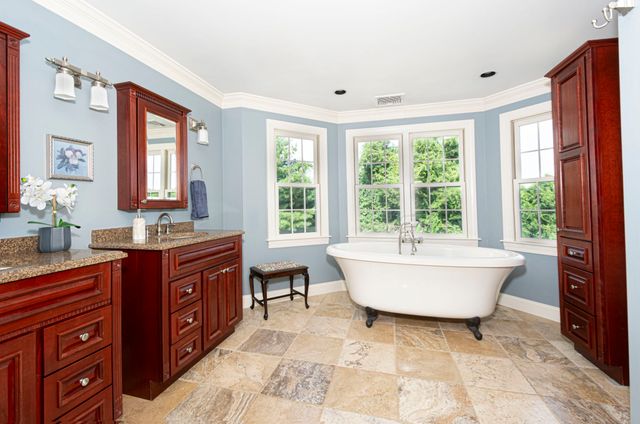 9 Fieldstone Dr, Shrewsbury, MA 01545