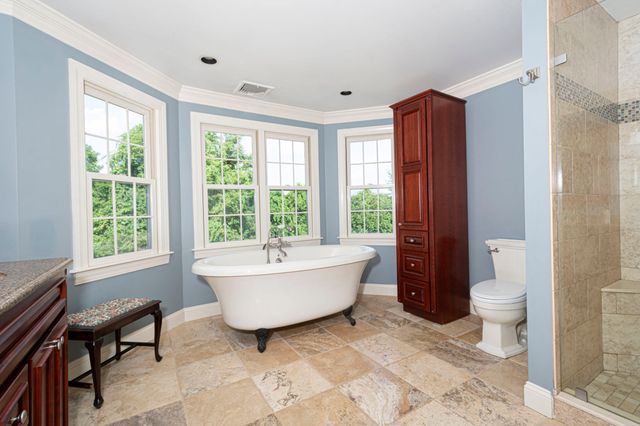 9 Fieldstone Dr, Shrewsbury, MA 01545