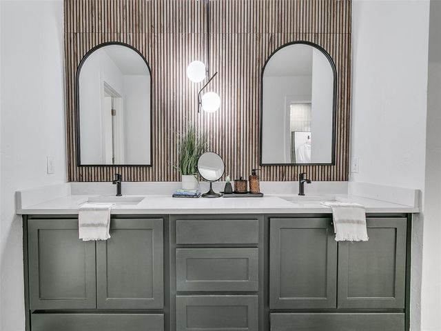 11804 Somerville Drive, Yukon, OK 73099