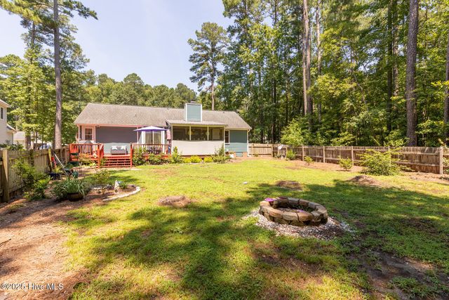 633 Lilac Lane, Vass, NC 28394