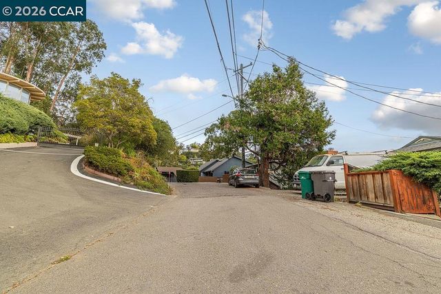 4445 Arcadia, Oakland, CA 94602