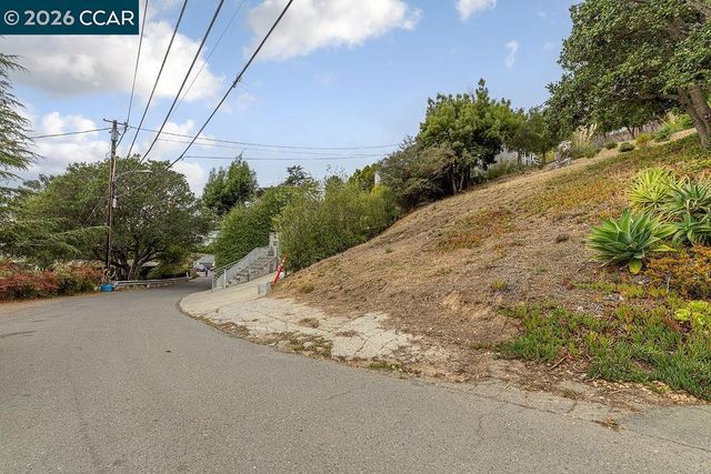 4445 Arcadia, Oakland, CA 94602