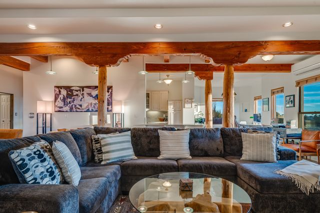 8 Camino De Rey Circle, Santa Fe, NM 87507