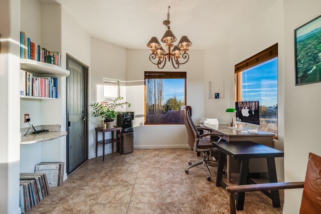 8 Camino De Rey Circle, Santa Fe, NM 87507