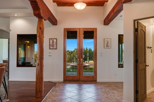 8 Camino De Rey Circle, Santa Fe, NM 87507