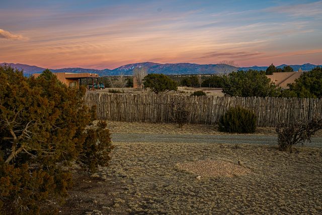 8 Camino De Rey Circle, Santa Fe, NM 87507