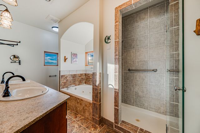 8 Camino De Rey Circle, Santa Fe, NM 87507