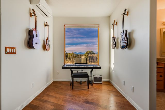 8 Camino De Rey Circle, Santa Fe, NM 87507