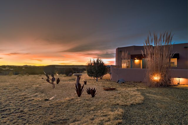 8 Camino De Rey Circle, Santa Fe, NM 87507