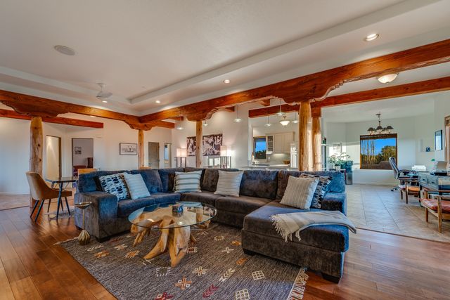 8 Camino De Rey Circle, Santa Fe, NM 87507