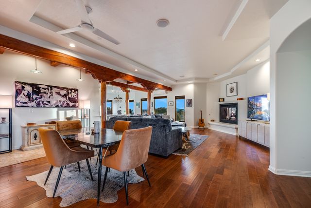 8 Camino De Rey Circle, Santa Fe, NM 87507