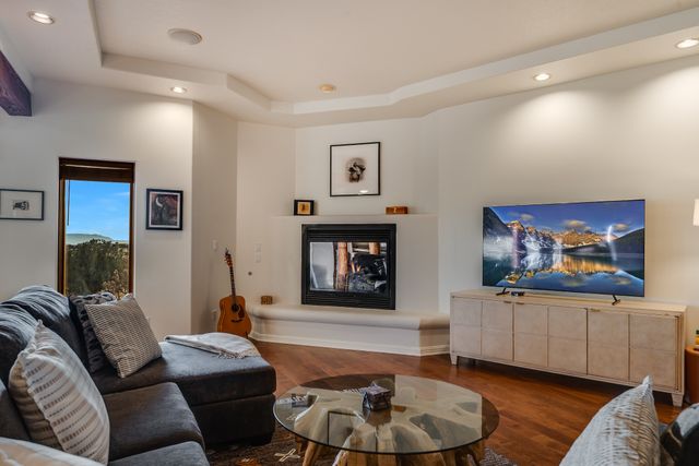 8 Camino De Rey Circle, Santa Fe, NM 87507