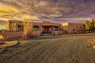 8 Camino De Rey Circle, Santa Fe, NM 87507