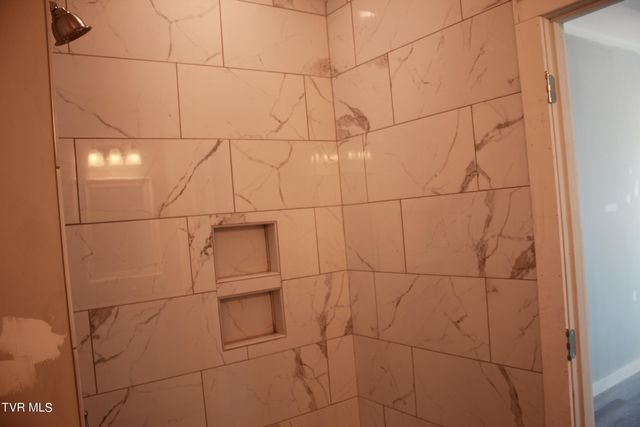 225 Dry Kiln Court, Johnson City, TN 37615