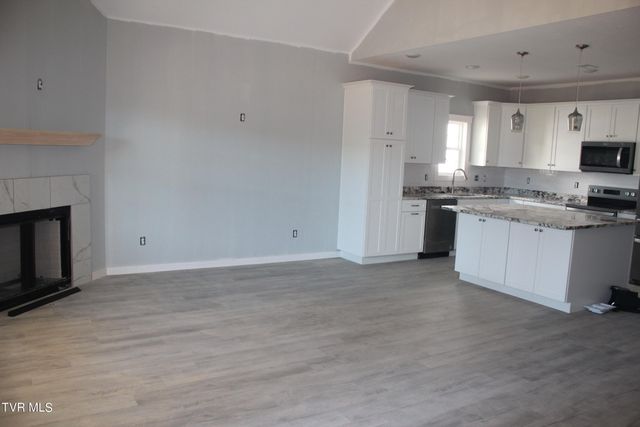 225 Dry Kiln Court, Johnson City, TN 37615