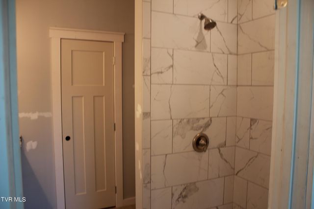 225 Dry Kiln Court, Johnson City, TN 37615