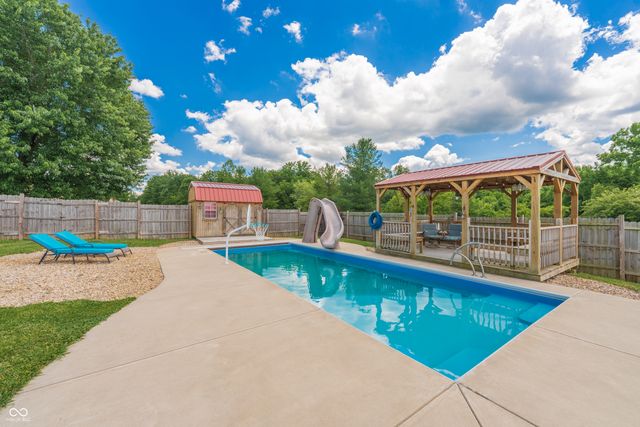 5015 Maple Grove Road, Martinsville, IN 46151