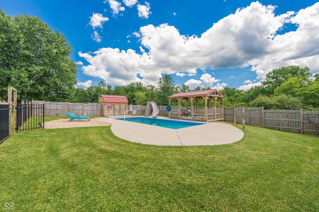 5015 Maple Grove Road, Martinsville, IN 46151