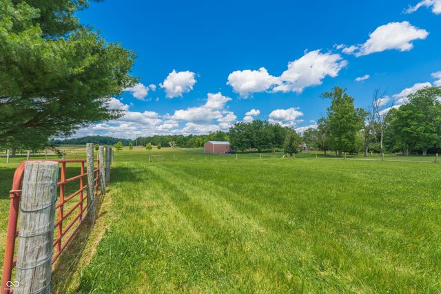 5015 Maple Grove Road, Martinsville, IN 46151
