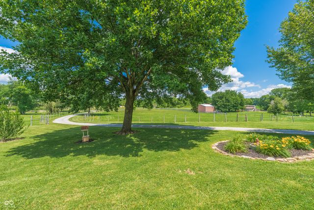 5015 Maple Grove Road, Martinsville, IN 46151