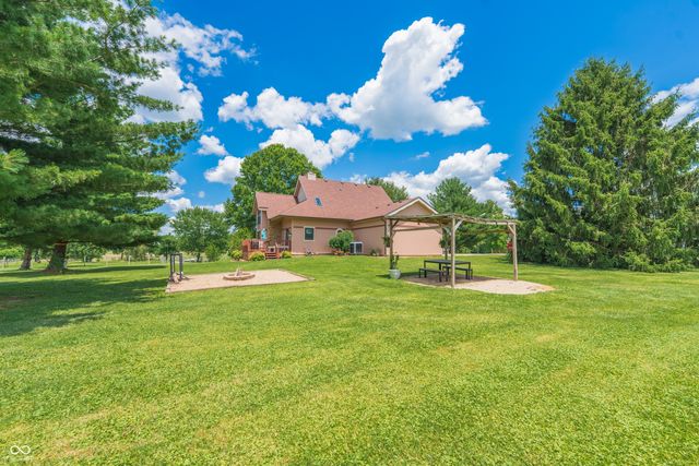 5015 Maple Grove Road, Martinsville, IN 46151