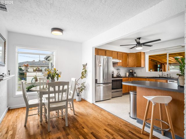 321 Se 108TH Ave, Portland, OR 97216