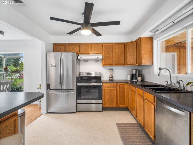 321 Se 108TH Ave, Portland, OR 97216