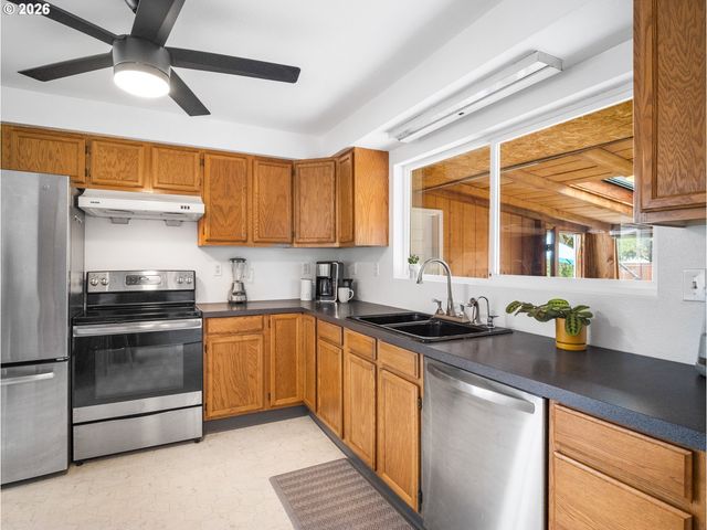 321 Se 108TH Ave, Portland, OR 97216
